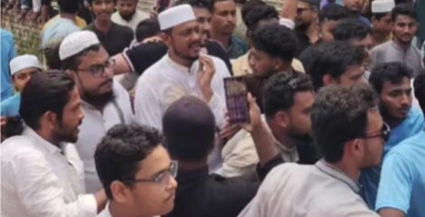 ঝিনাইদহে নাসীরুদ্দীন পাটওয়ারীর ওপর ডিম নিক্ষেপ, হামলা
