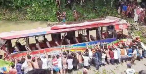 কুষ্টিয়ায় বাস-ট্রাকের সংঘর্ষ নিহত ৩, আহত ২৫