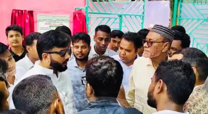 ‎শিক্ষা ক্যাডারের পদোন্নতির জন্য মুক্তিযুদ্ধ প্রতিমন্ত্রীর কাছে প্রভাষকদের স্মারকলিপি