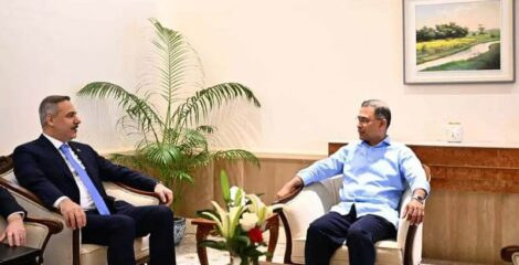 প্রধানমন্ত্রীর সঙ্গে তুরস্কের পররাষ্ট্রমন্ত্রী হাকান ফিদানের সাক্ষাৎ