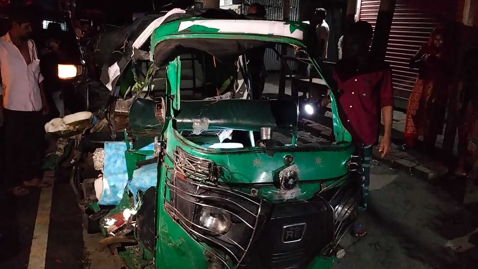 রাজাপুরে বাস-মাহিন্দ্রার মুখোমুখি সংঘর্ষে নিহত ২, আহত ৪