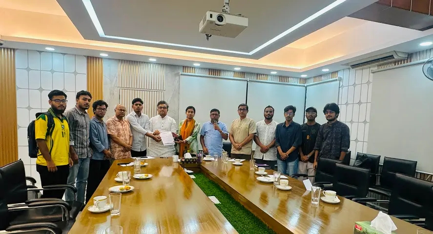 জাকসুর আবাসন প্রজ্ঞাপন প্রত্যাহারসহ চার দাবিতে জাবি প্রশাসনকে ছাত্রশক্তির স্মারকলিপি