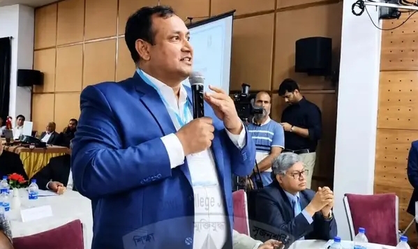 ‎বিশ্ববিদ্যালয়ের শিক্ষকদের মতো চিন্তা ও চেতনা সাত কলেজের শিক্ষকদের নেই: ডিসিইউ ভিসি