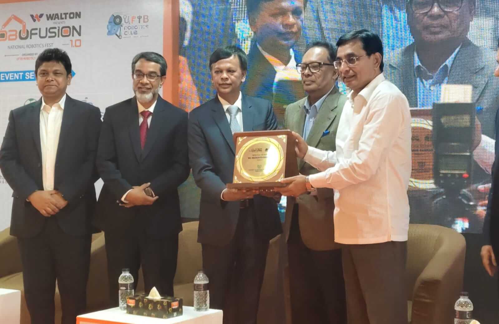 প্রযুক্তির ভোক্তা নয়, উদ্ভাবক হতে হবে তরুণদের