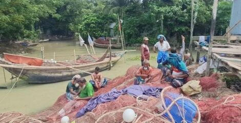 আজ মধ্যরাত থেকে ইলিশ ধরায় নিষেধাজ্ঞা জারি