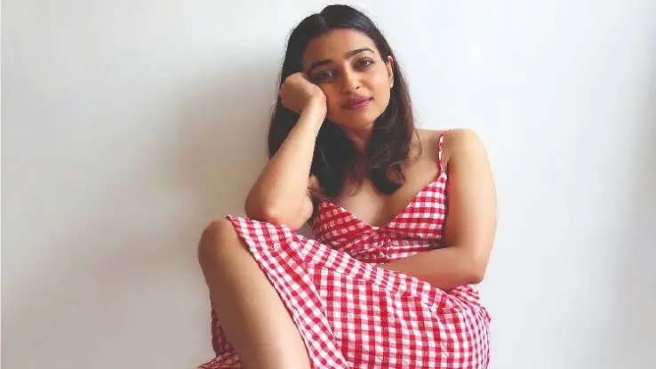‘পর্দায় মানুষ খুন হচ্ছে, দর্শক পপকর্ন খাচ্ছেন’, হিংসাত্মক সিনেমা নিয়ে রাধিকা